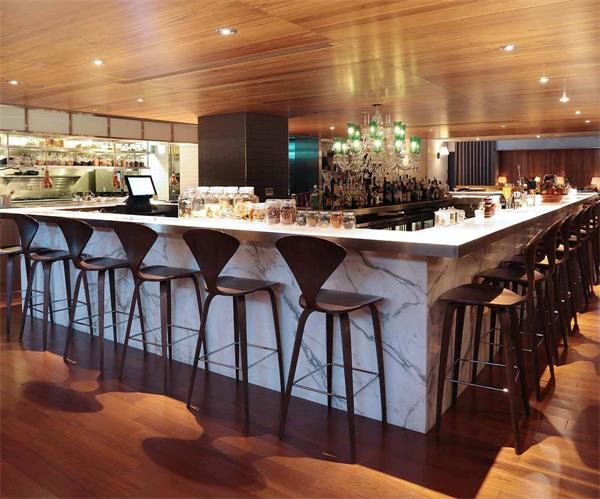 特色酒吧高腳吧椅吧臺(tái)鐵藝桌椅家具