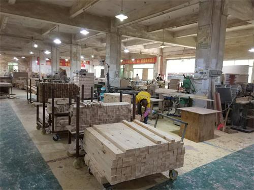 海德利生產(chǎn)一線一角